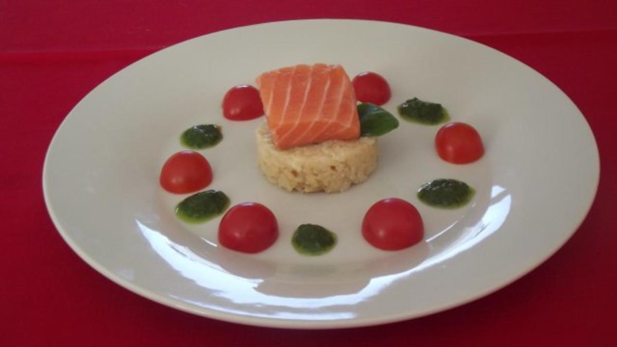 Salmrückenfilet auf Schwarzwurzelrisotto Feldsalat-Pesto und Tomaten -
Rezept Eingereicht von heinzschoch