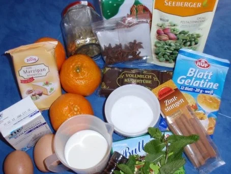 Weihnachtliches Mousse mit Clementinenschaum und Walnusskrokant - Rezept - Bild Nr. 2