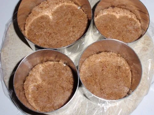 Weihnachtliches Mousse mit Clementinenschaum und Walnusskrokant - Rezept - Bild Nr. 4