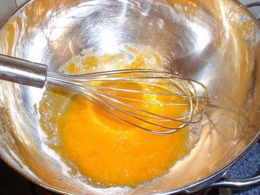 Weihnachtliches Mousse mit Clementinenschaum und Walnusskrokant - Rezept - Bild Nr. 8