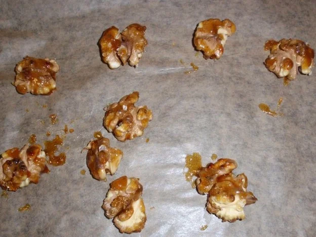 Weihnachtliches Mousse mit Clementinenschaum und Walnusskrokant - Rezept - Bild Nr. 16