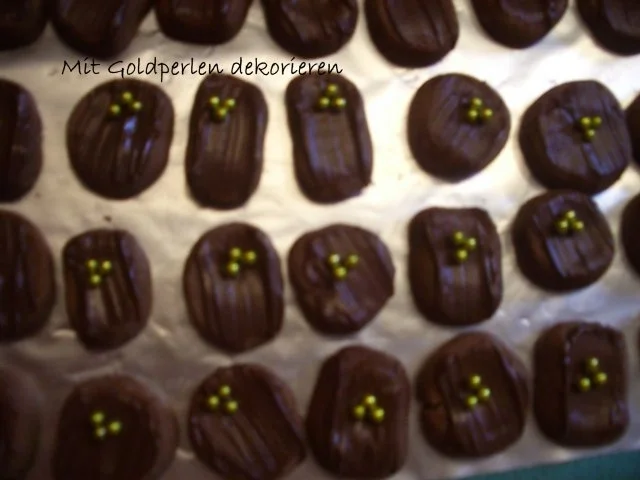 Rezept: Nougatknöpfle Bild Nr. 4 Nougatknöpfle - Rezept - Bild Nr. 4