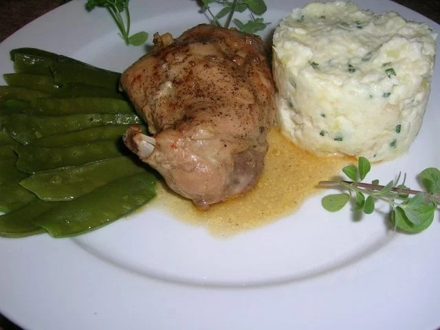 Kaninchen geschmort (unsere Art), an Zuckerschoten und Sellerie-Kartoffelragout - Rezept - Bild Nr. 4