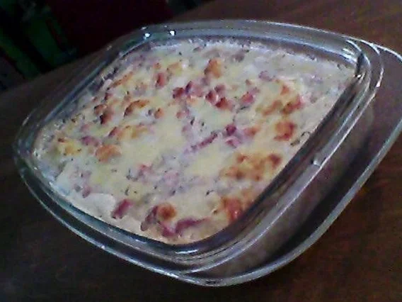 Rezept: Buttermilch-Kartoffelgratin mit Speck Buttermilch-Kartoffelgratin mit Speck - Rezept