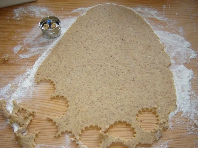 Rezept: Weihnachtsplätzchen : Spitzbuben Bild Nr. 2 Weihnachtsplätzchen : Spitzbuben - Rezept - Bild Nr. 2