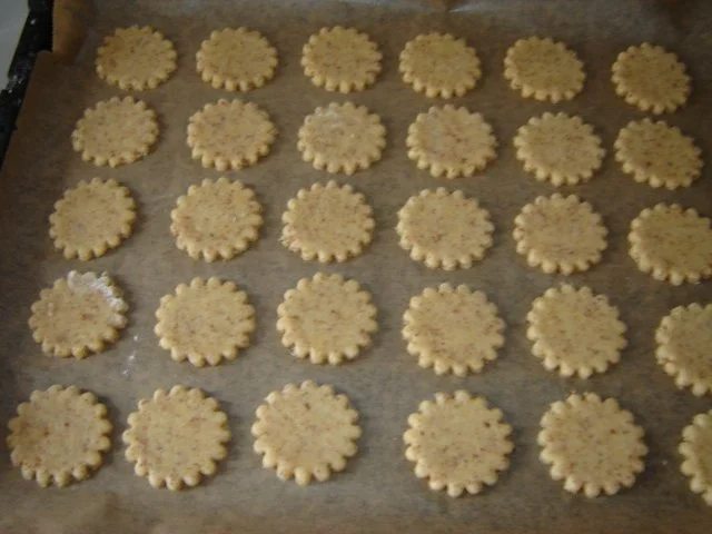 Rezept: Weihnachtsplätzchen : Spitzbuben Bild Nr. 4 Weihnachtsplätzchen : Spitzbuben - Rezept - Bild Nr. 4