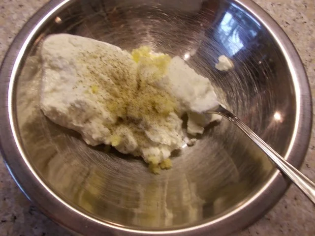 Zucchini-Pfannkuchen mit Knoblauchquark - Rezept - Bild Nr. 7