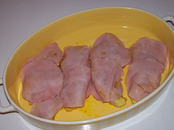 Curry-Hähnchenbrust mit Pfirsich und Schinken unter einer Kräuter-Senf-Haube - Rezept - Bild Nr. 4