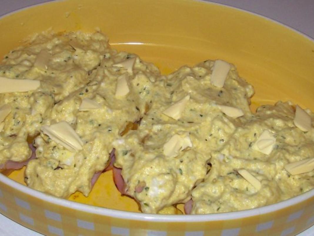 Curry-Hähnchenbrust mit Pfirsich und Schinken unter einer Kräuter-Senf ...