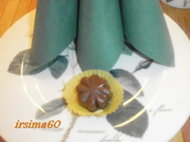 Rezept: Pflaumen Marzipan Pralinen Bild Nr. 3 Pflaumen Marzipan Pralinen - Rezept - Bild Nr. 3