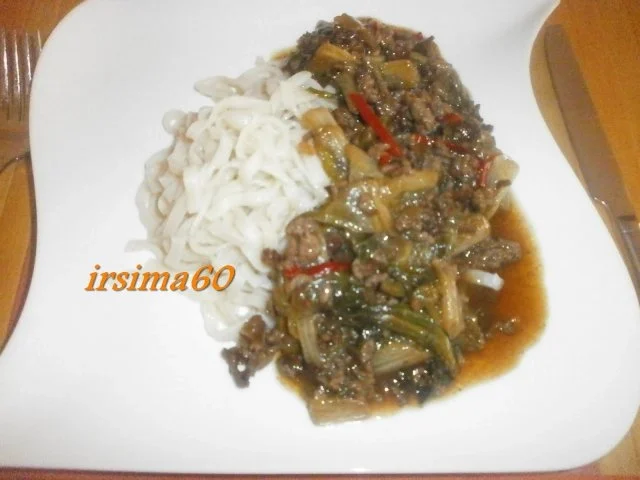 Geschmorter Salat mit Rinderhack - Rezept - Bild Nr. 5