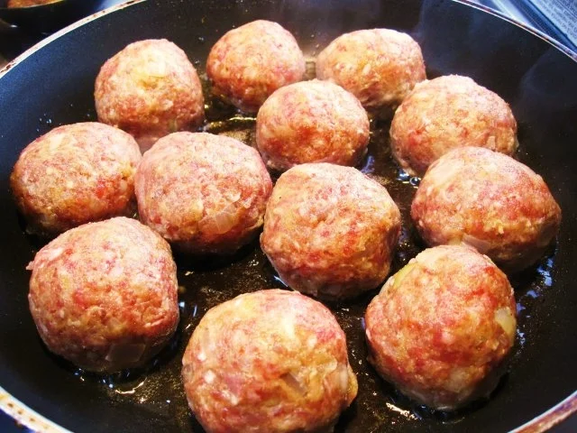 Rezept: Fleischklößchen in Pilzrahm-Soße ... Bild Nr. 5 Fleischklößchen in Pilzrahm-Soße ... - Rezept - Bild Nr. 5