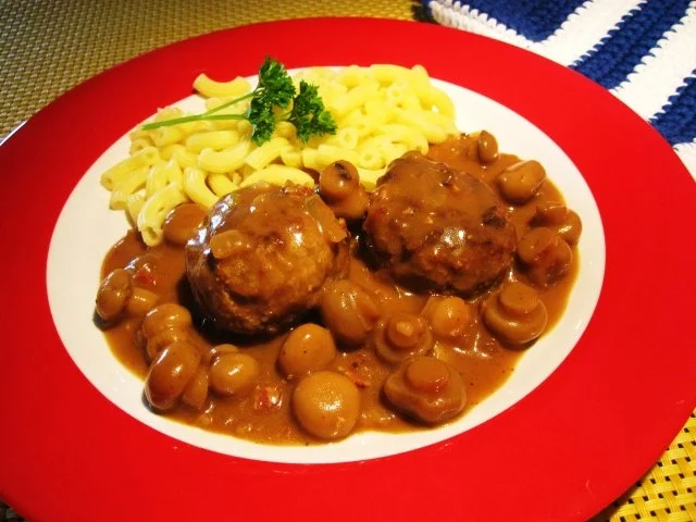 Rezept: Fleischklößchen in Pilzrahm-Soße ... Bild Nr. 9 Fleischklößchen in Pilzrahm-Soße ... - Rezept - Bild Nr. 9