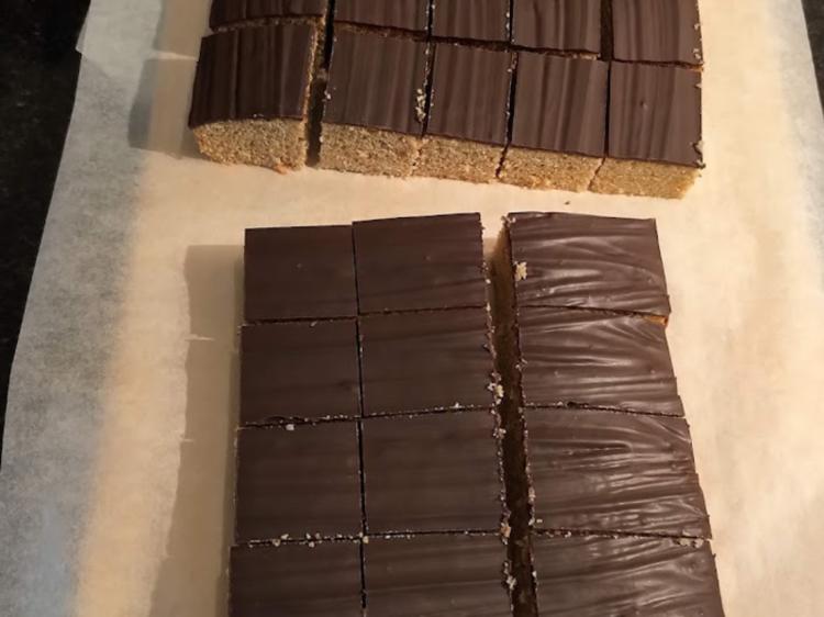 Einfacher Lebkuchen vom Blech - Rezept mit Bild