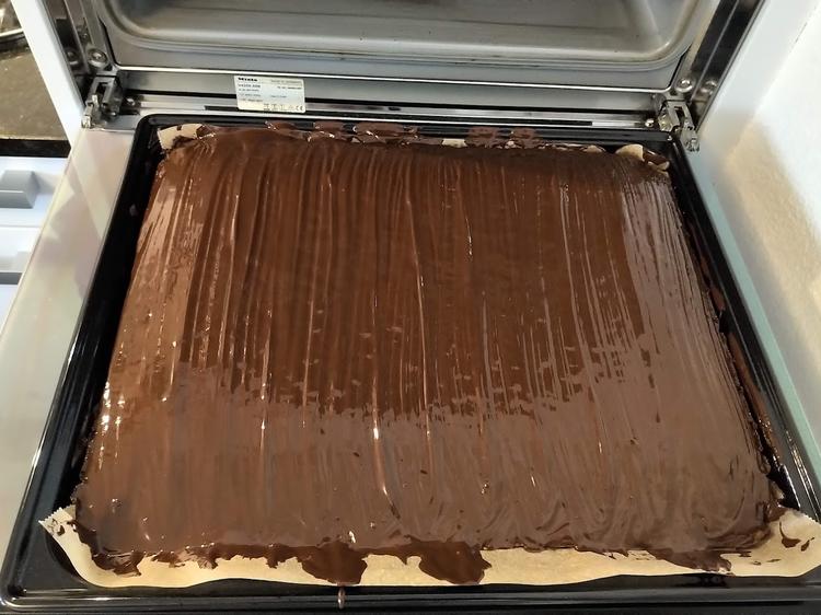 Einfacher Lebkuchen vom Blech - Rezept mit Bild