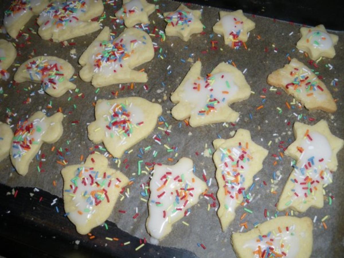 Einfache Mürbeteigplätzchen - einfach - von yvonnsche_2007 Einfache Mürbeteigplätzchen - einfach - von yvonnsche_2007