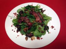 Feldsalat mit karamellisierten Walnüssen und Streifen von Wildschweinspeck - Rezept