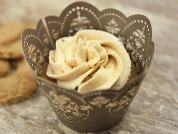 Mandel-Marzipantörtchen mit Spekulatius-Buttercreme - Rezept - kochbar.de