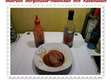 Rezept: Geflügel: Gorgonzola-Hähnchen mit Käsenudeln Bild Nr. 2 Geflügel: Gorgonzola-Hähnchen mit Käsenudeln - Rezept - Bild Nr. 2