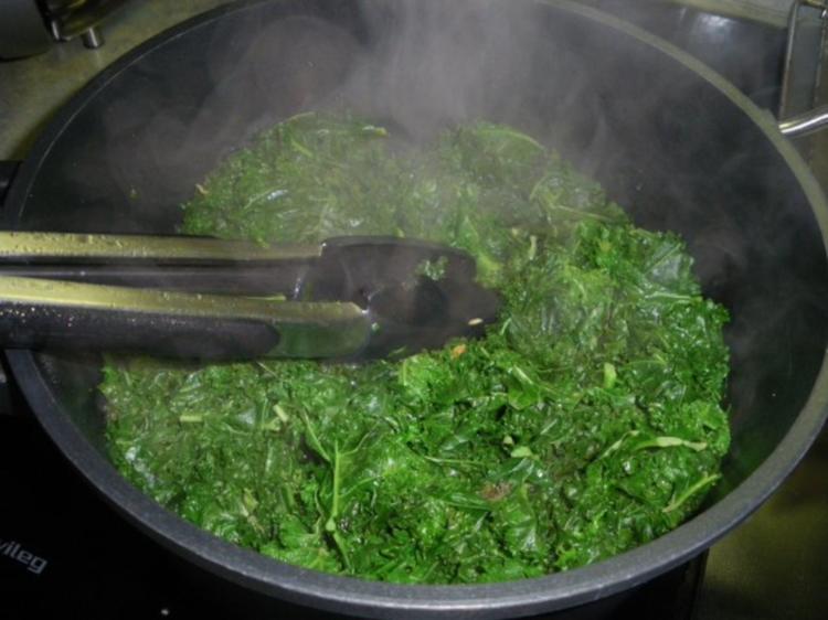 Kasseler mit Grünkohl und Kartoffeln - Rezept Kasseler mit Grünkohl und Kartoffeln - Rezept