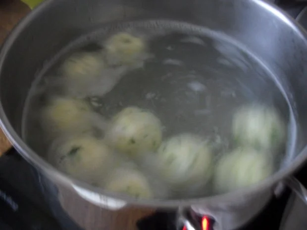 Kartoffelklöße halb und halb mit Petersilie - Rezept - Bild Nr. 6