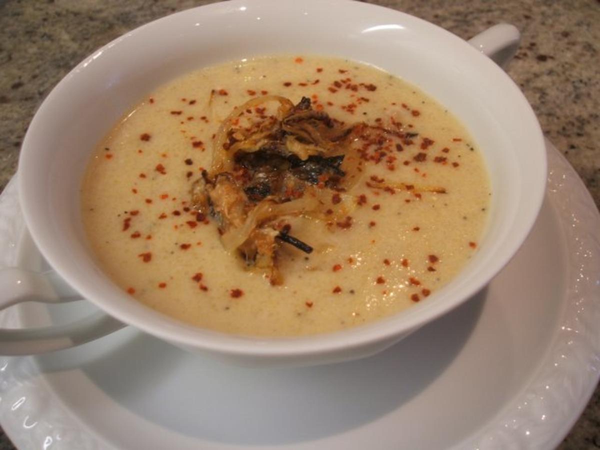Suppen: Meine Grießsuppe aus Polenetagrieß mit Parmesan-Zwiebeln - Rezept