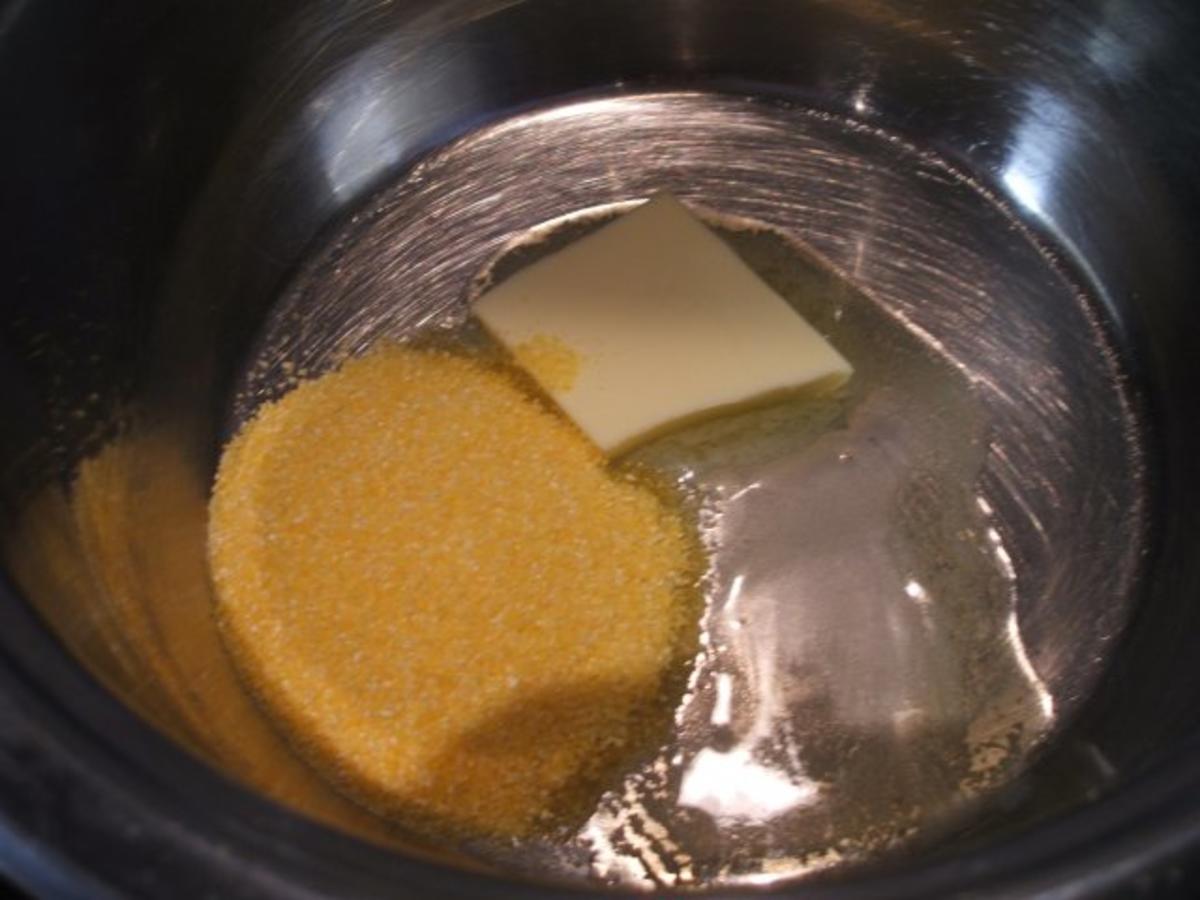 Suppen: Meine Grießsuppe aus Polenetagrieß mit Parmesan-Zwiebeln - Rezept - Bild Nr. 3