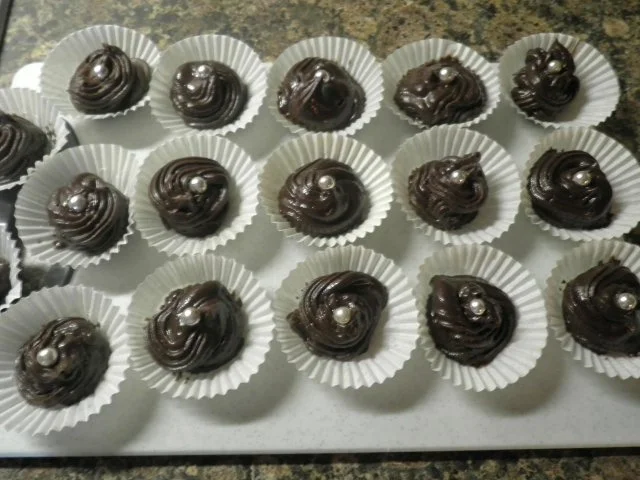 Rezept: Pralinen : Dunkle Schokolade für Herren Bild Nr. 8 Pralinen : Dunkle Schokolade für Herren - Rezept - Bild Nr. 8