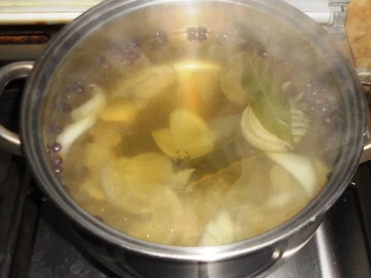 Rezept: "Oma - Friede`s" Fleischklößchen als Einlage für Frikassèe u. klare Suppen (Rzpt. um 1910) Bild Nr. 8 "Oma - Friede`s" Fleischklößchen als Einlage für Frikassèe u. klare Suppen (Rzpt. um 1910) - Rezept - Bild Nr. 8