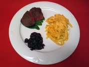 Steak d’Autruche aux tagliatelles et airelles - Rezept