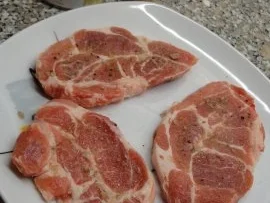 Rezept: Belegte Schweinsplätzli auf Grand Marnier Nudeln Bild Nr. 2 Belegte Schweinsplätzli auf Grand Marnier Nudeln - Rezept - Bild Nr. 2