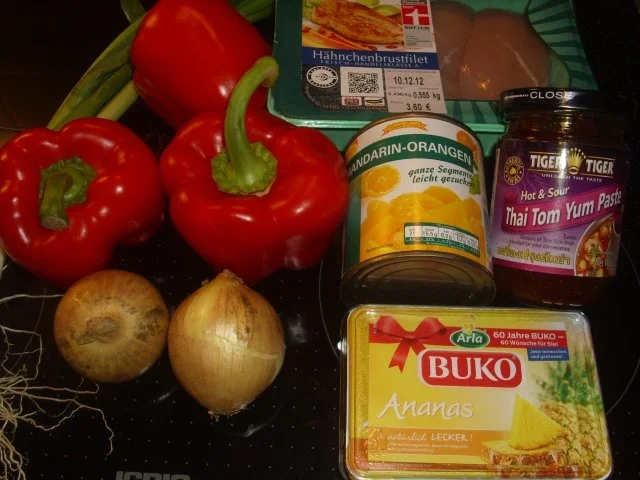 Rezept: Hühnchen scharf mit Thai Tom Yum Bild Nr. 2 Hühnchen scharf mit Thai Tom Yum - Rezept - Bild Nr. 2