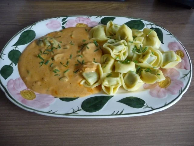 Rezept: Unter 30 Minuten : Tortellinie an Brunschsoße Unter 30 Minuten : Tortellinie an Brunschsoße - Rezept