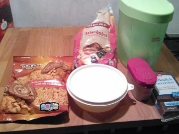 Rezept: Weihnachten Zimtsterne mit Frucht zum Nikolaus Kaffee Bild Nr. 3 Weihnachten Zimtsterne mit Frucht zum Nikolaus Kaffee - Rezept - Bild Nr. 3