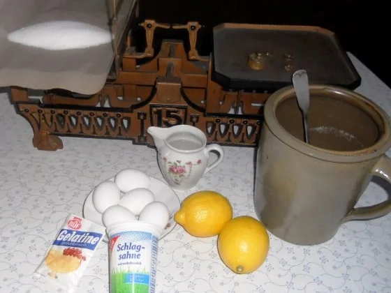 Rezept: " Oma - Friede`s" - Ostpreußische Zitronenschaumspeise (Rzpt.um 1910) Bild Nr. 4 " Oma - Friede`s" - Ostpreußische Zitronenschaumspeise (Rzpt.um 1910) - Rezept - Bild Nr. 4