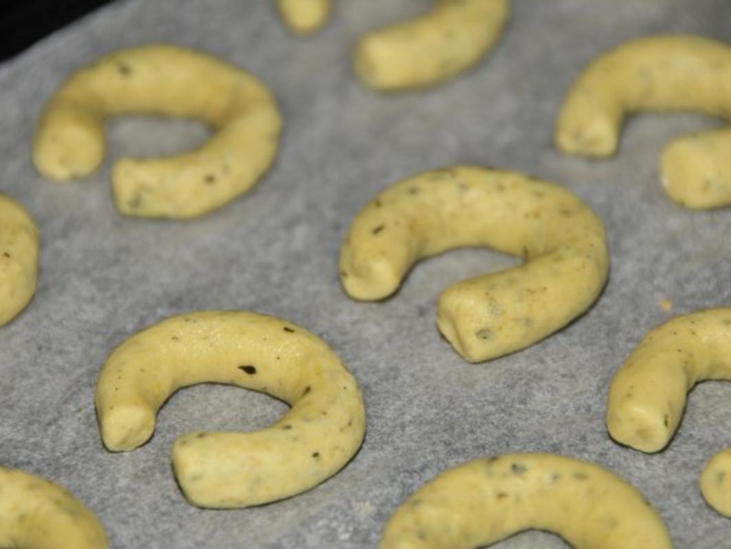 Kürbiskernkipferl - Rezept mit Bild - kochbar.de