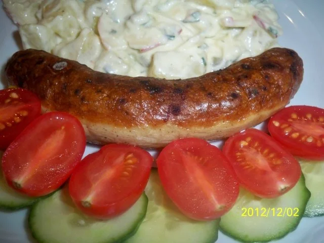 kartoffelsalat nach holzapfels art mit bratwürstchen - Rezept