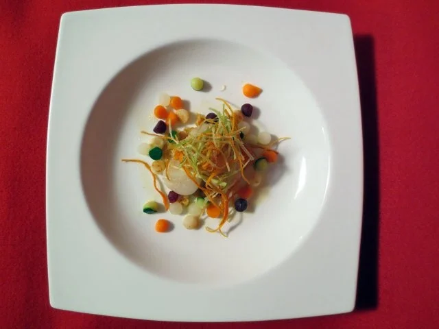 Rezept: Jakobsmuscheln aus dem Vanillesud mit Gemüseperlen Jakobsmuscheln aus dem Vanillesud mit Gemüseperlen - Rezept