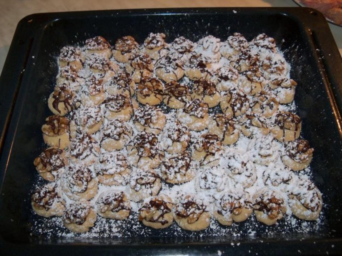Rezept: Walnußhäufchen Walnußhäufchen - Rezept