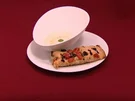 Rezept: Vorspeise: Parmesan-Trüffelsuppe mit Tomaten-Oliven Focaccia (Marie Nasemann) Vorspeise: Parmesan-Trüffelsuppe mit Tomaten-Oliven Focaccia (Marie Nasemann) - Rezept
