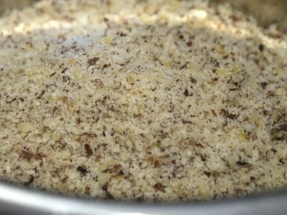 Rezept: Haselnuss-Zimt-Mousse mit Schokoladensauce Bild Nr. 5 Haselnuss-Zimt-Mousse mit Schokoladensauce - Rezept - Bild Nr. 5