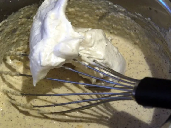 Rezept: Haselnuss-Zimt-Mousse mit Schokoladensauce Bild Nr. 7 Haselnuss-Zimt-Mousse mit Schokoladensauce - Rezept - Bild Nr. 7