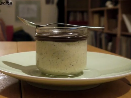 Rezept: Haselnuss-Zimt-Mousse mit Schokoladensauce Bild Nr. 11 Haselnuss-Zimt-Mousse mit Schokoladensauce - Rezept - Bild Nr. 11