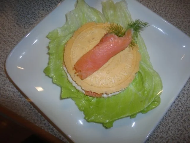 Rezept: Räucher Lachs Cräcker Bild Nr. 4 Räucher Lachs Cräcker - Rezept - Bild Nr. 4