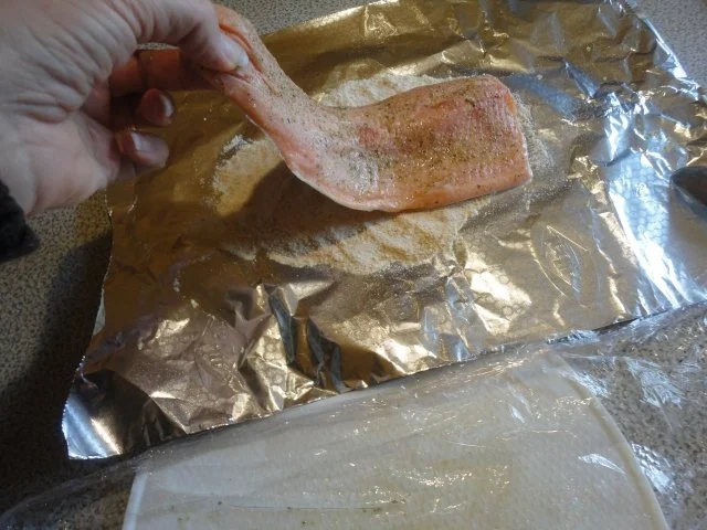 Rezept: Lachsfilet mit Knusper Kruste in Riesling Sauce & Dill Kartoffel Bild Nr. 7 Lachsfilet mit Knusper Kruste in Riesling Sauce & Dill Kartoffel - Rezept - Bild Nr. 7