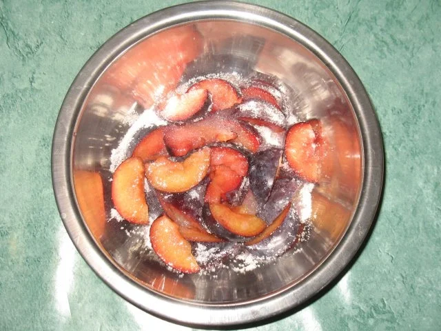 Dessert - Zimtblüten-Joghurt-Parfait an karamellisierten frischen Pflaumen - Rezept - Bild Nr. 6