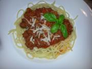 Spaghetti Bolognese "Trecolori" - Rezept
