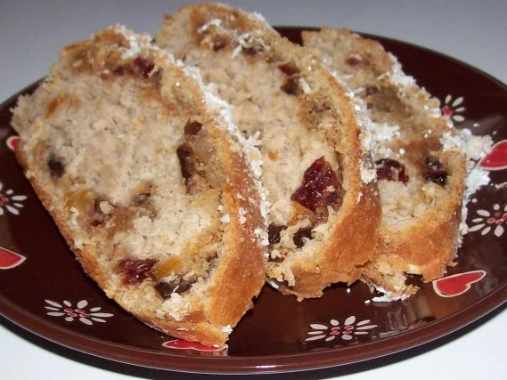 Weihnachtliches Stollen-Früchtebrot mit Kokos und Marzipan - Rezept