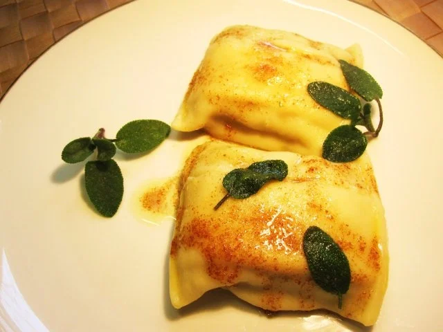Maultaschen mit Salbeibutter geschmälzt ... - Rezept - Bild Nr. 4