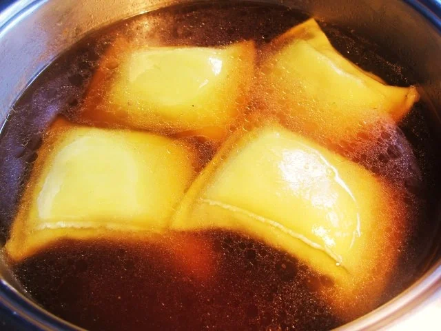 Maultaschen mit Salbeibutter geschmälzt ... - Rezept - Bild Nr. 2